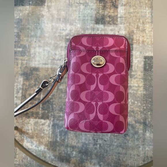 Coach Handbags - Pink Coach Signature Coin Pouch/Card holder(Wrsitlet)